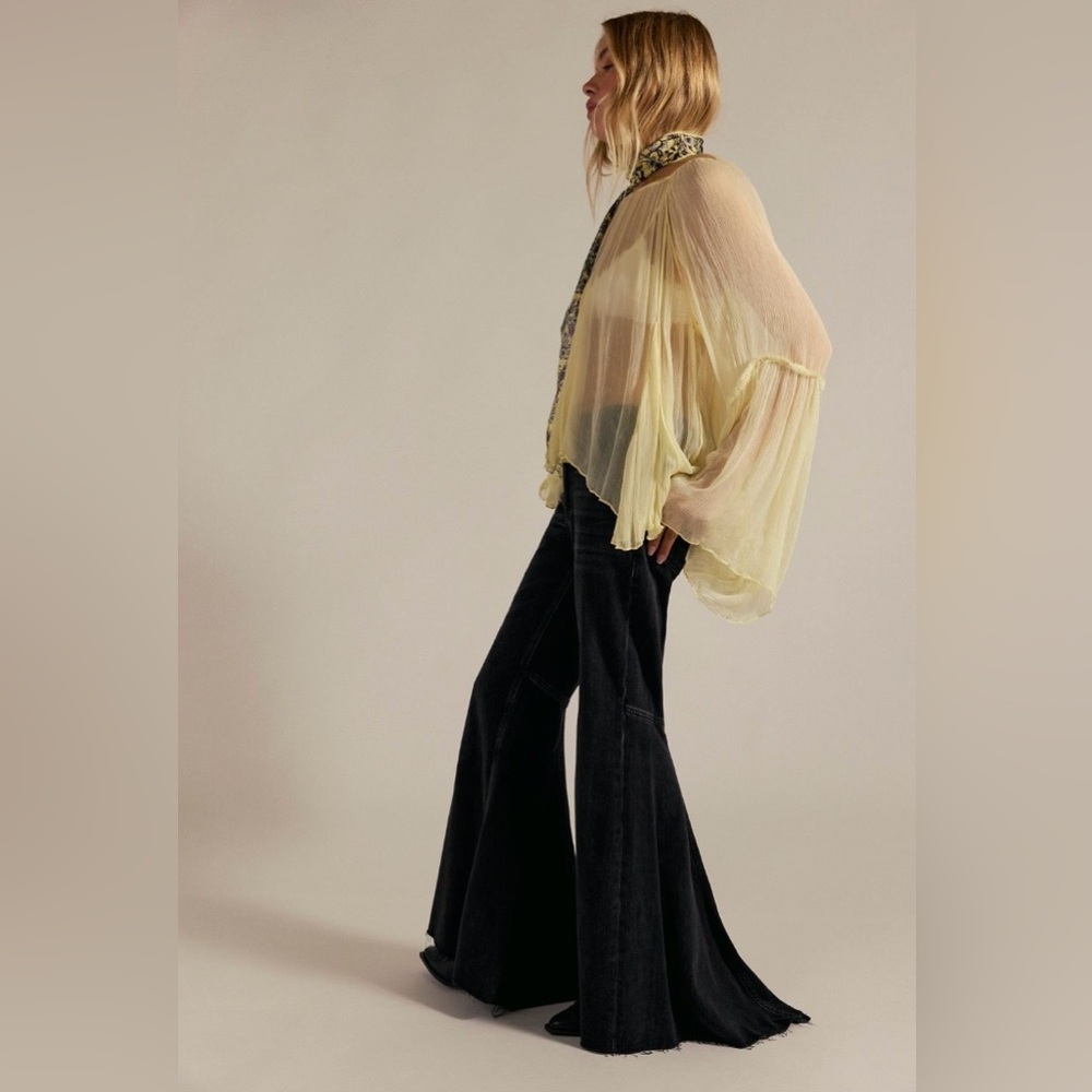 Free People We The Free Live Wire Flare Jeans in Flash 25 NWT